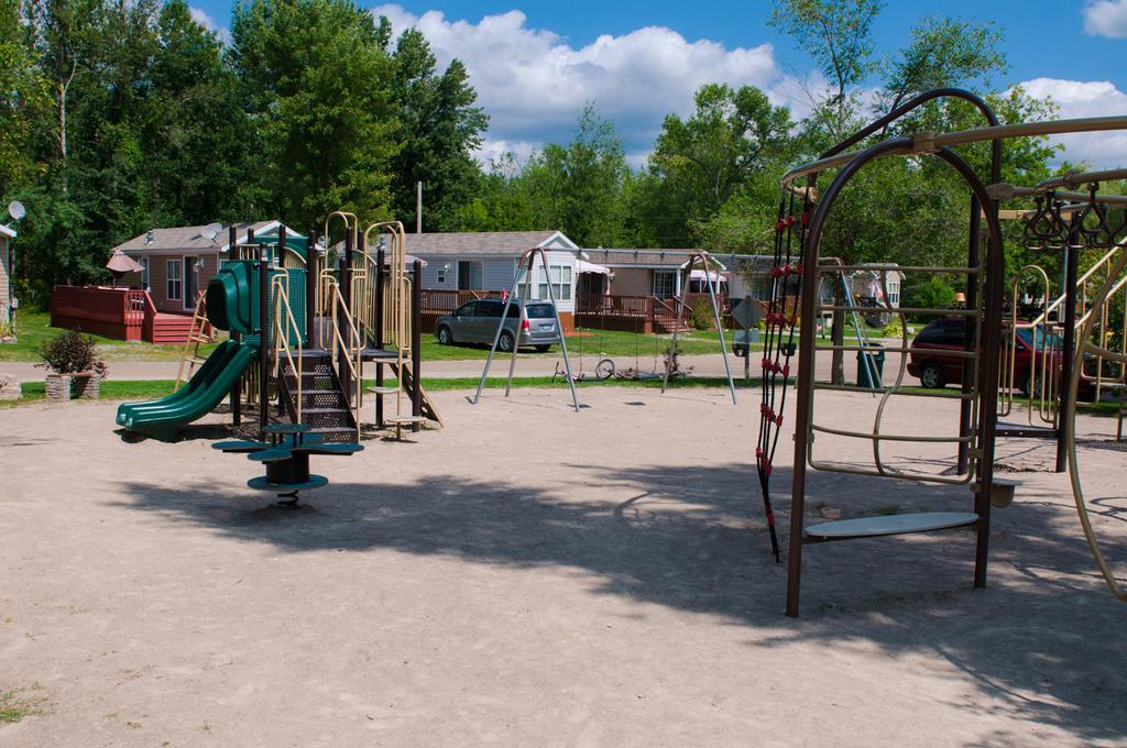 Woodland Estate Resort Campbellford Екстериор снимка