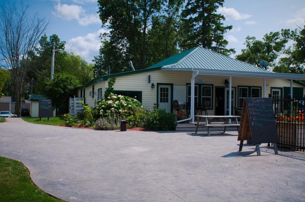 Woodland Estate Resort Campbellford Екстериор снимка